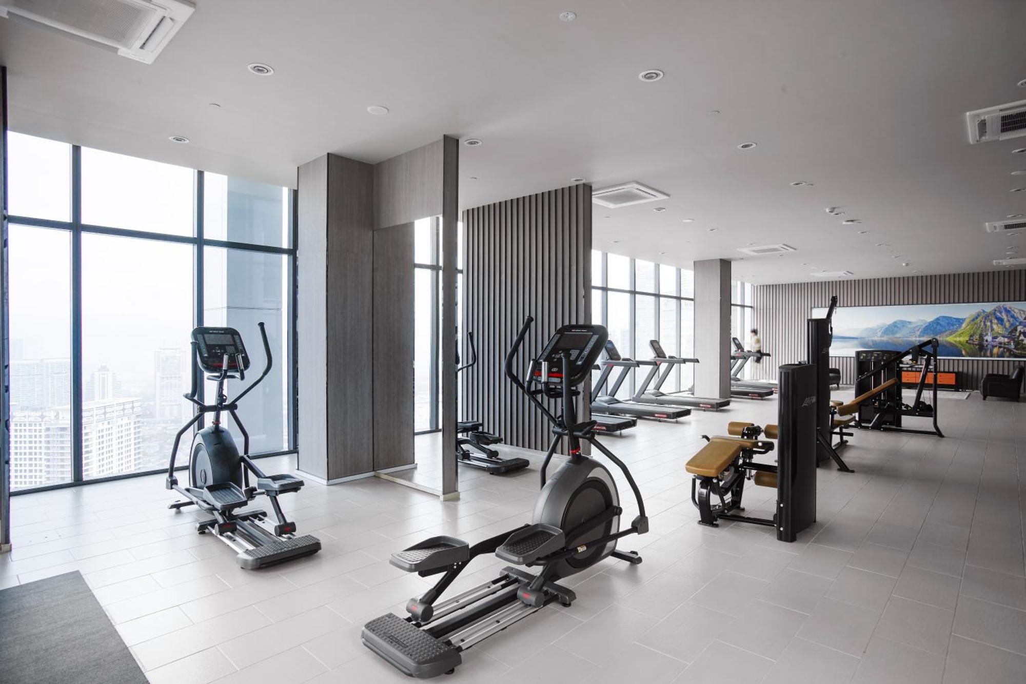 The Face Style Hotel 쿠알라룸푸르 외부 사진 A gym in a condominium